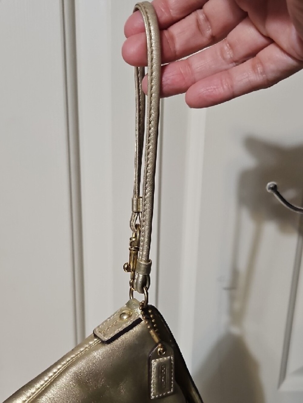 Coach NWOT Turnlock Metallic Gold Wristlet - Picture 8 of 15